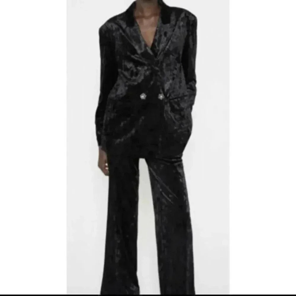ZARA VELVET BLAZER WITH RHINESTONE BUTTONS